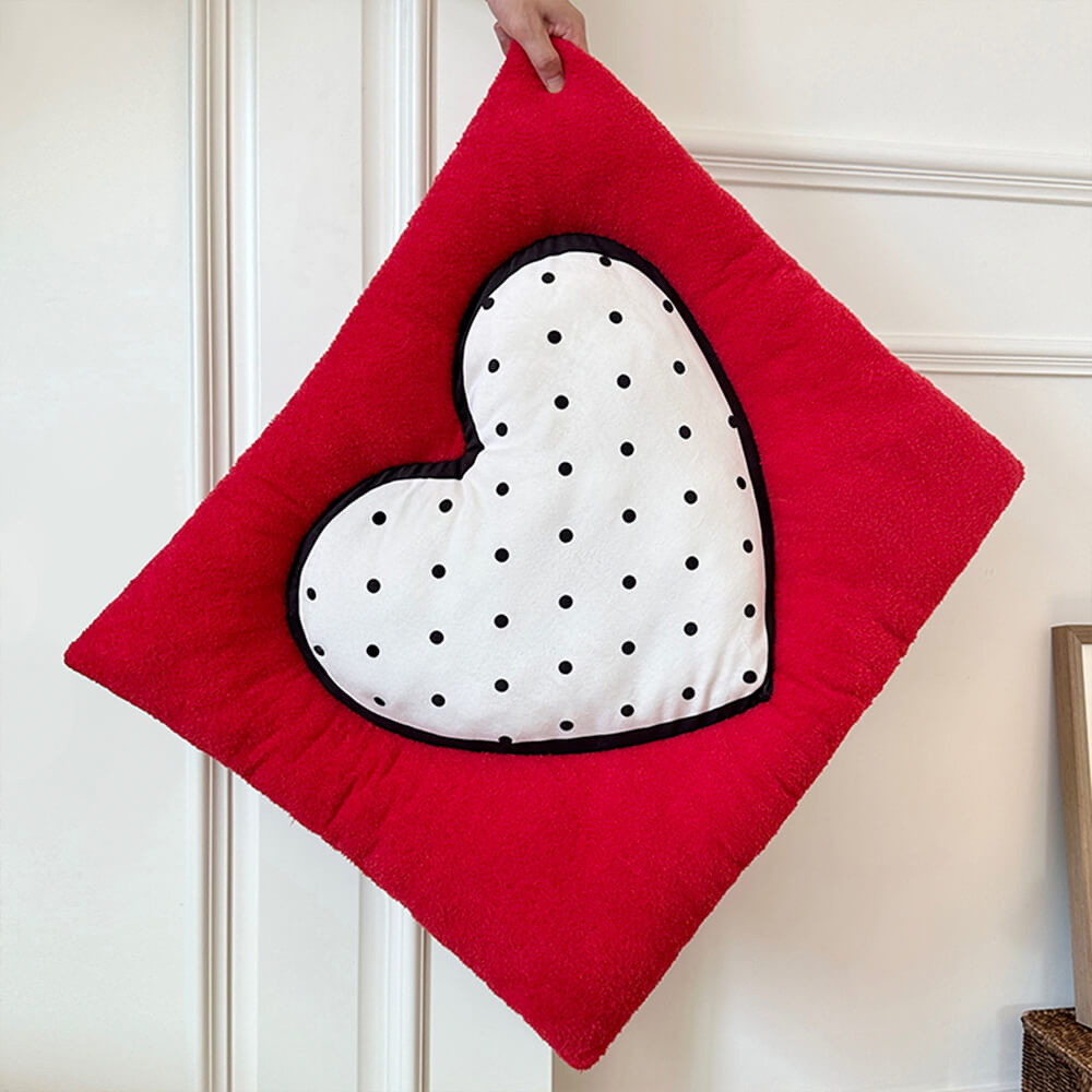 Striped Heart-Shaped Cozy Comfort Dog & Cat Mat