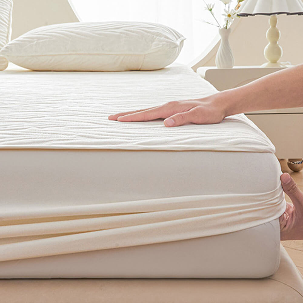 Ultra-Soft Waterproof Anti-Bacterial Fitted Sheet Mattress Cover