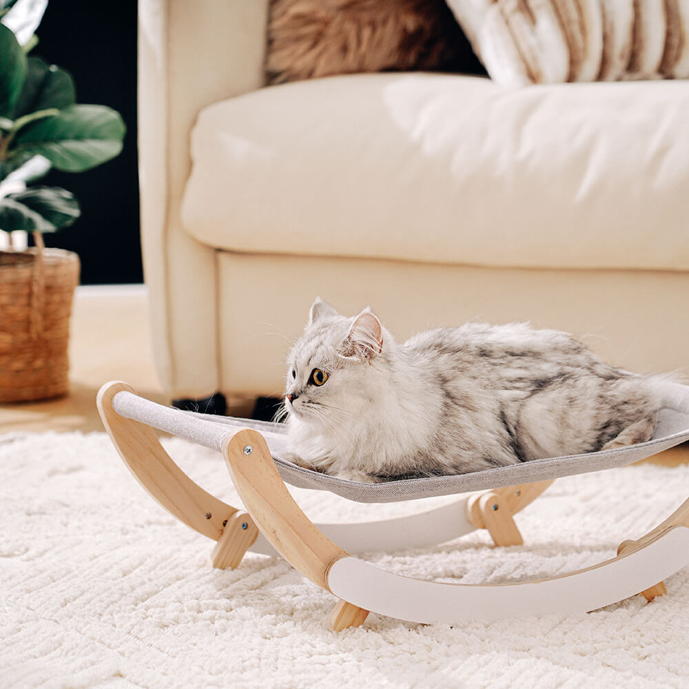 Cadeira de balanço com cama elevada de madeira para gatos